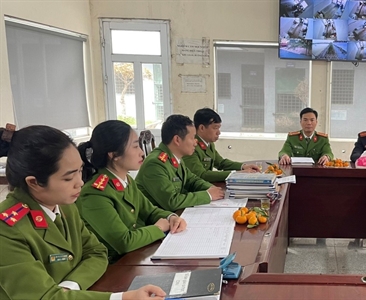 Viện KSND các huyện Thạch Thất và Đông Anh tiến hành trực tiếp kiểm sát việc...